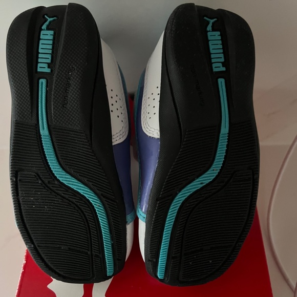 Kids Puma Shoes - Size 6 - Picture 5 of 6